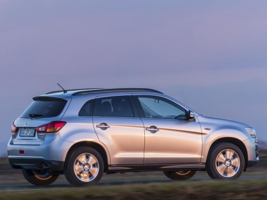  Mitsubishi ASX 2012 года  (фото 2 из 12)